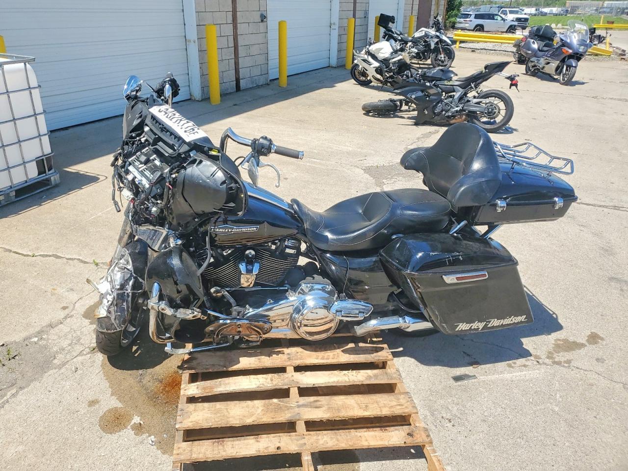2022 Harley-Davidson Flhx - Image 3