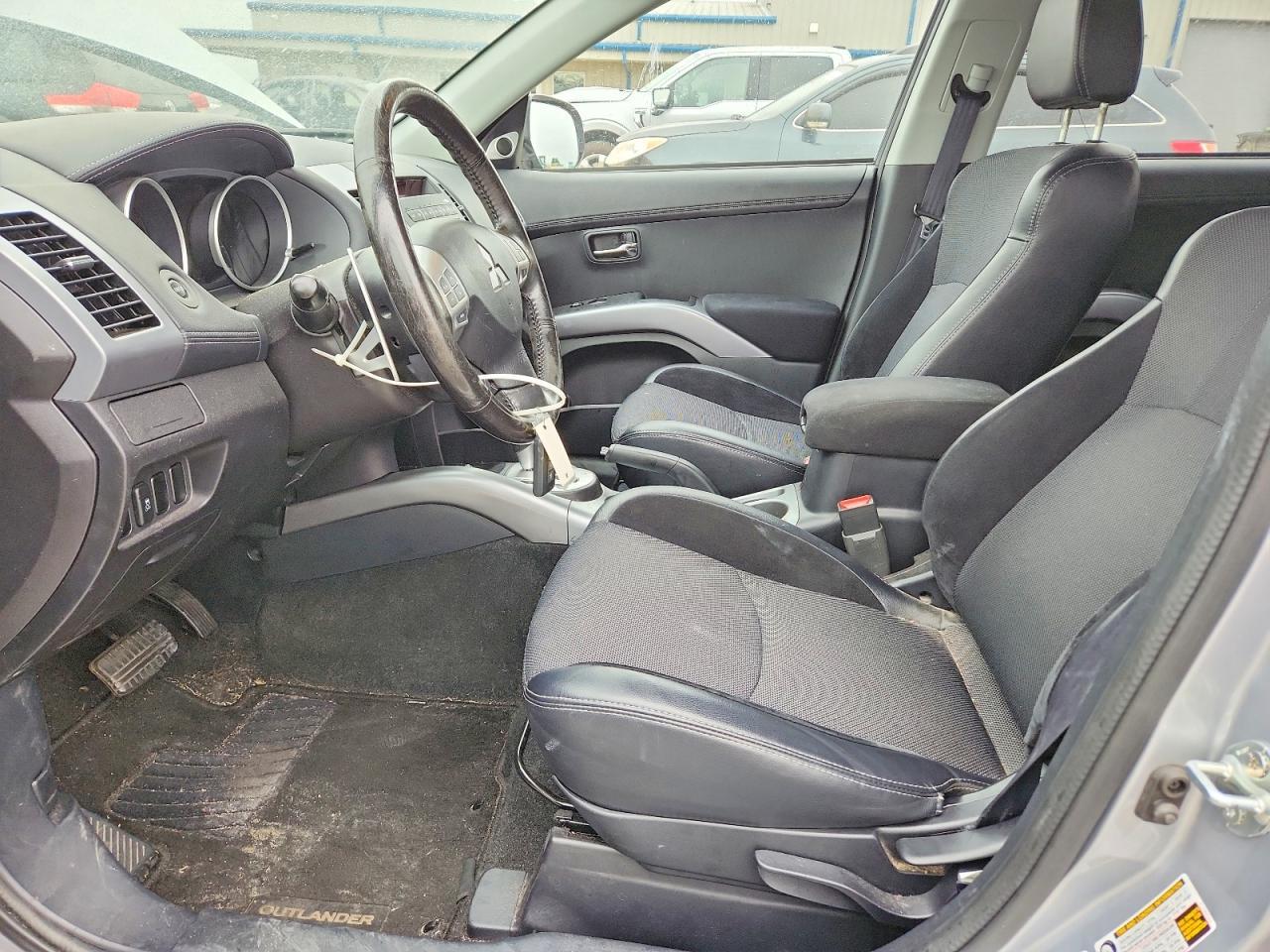 2012 Mitsubishi Outlander Se - Image 7