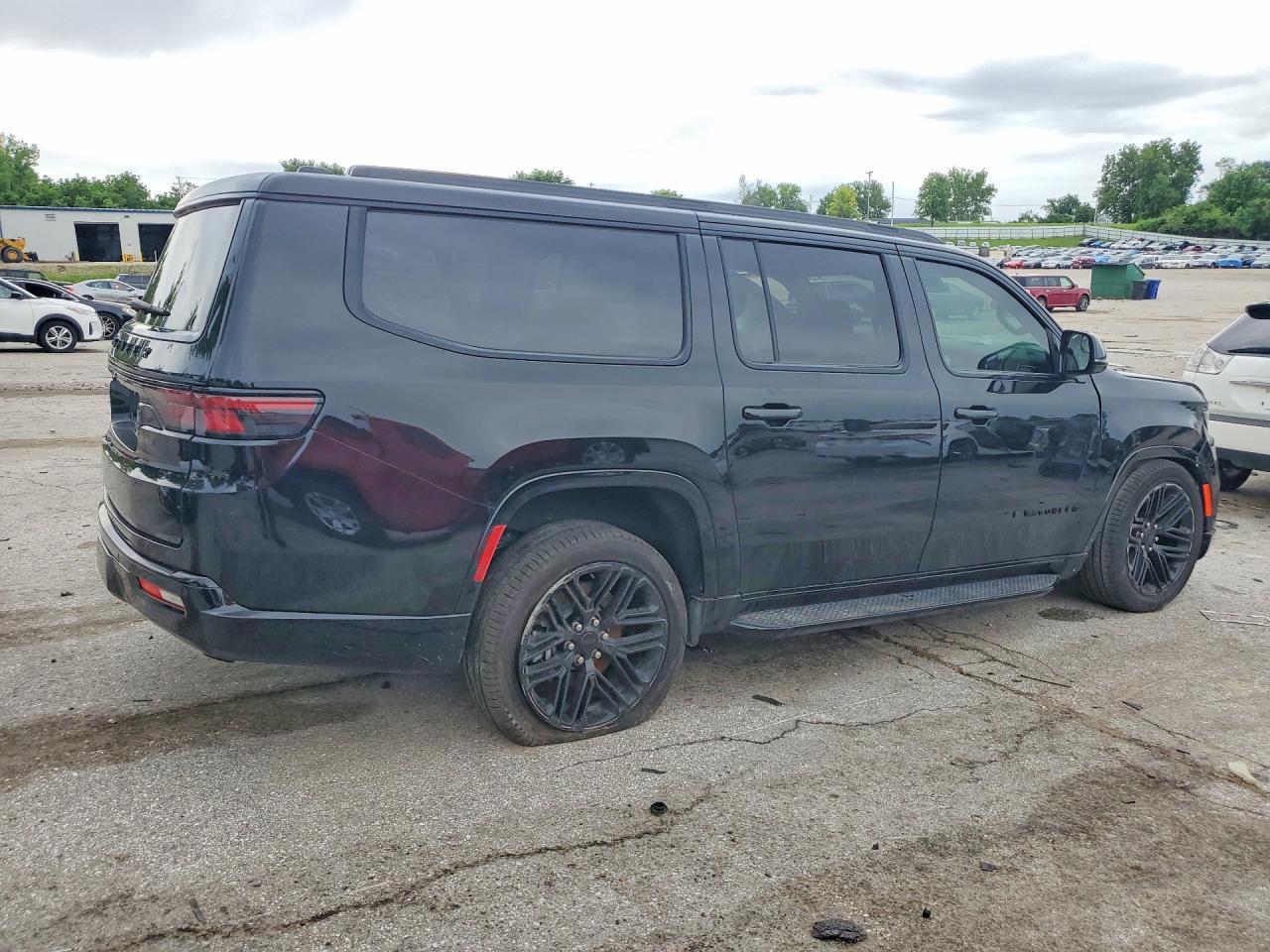2025 Jeep Wagoneer L Series Ii - Image 3
