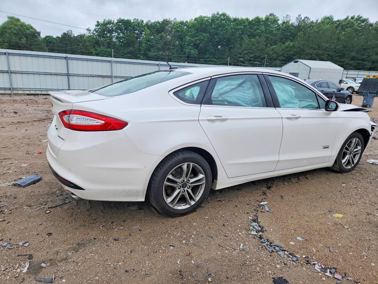 2016 Ford Fusion Titanium Phev - Image 3