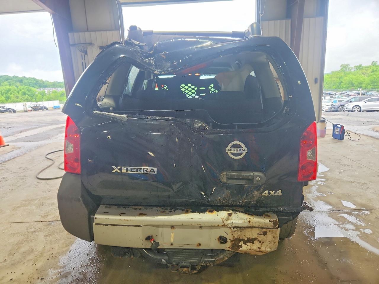 2010 Nissan Xterra X - Image 6