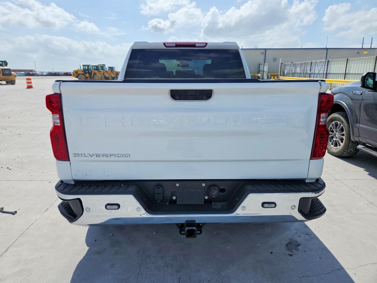 2024 Chevrolet Silverado C1500 - Фото 6