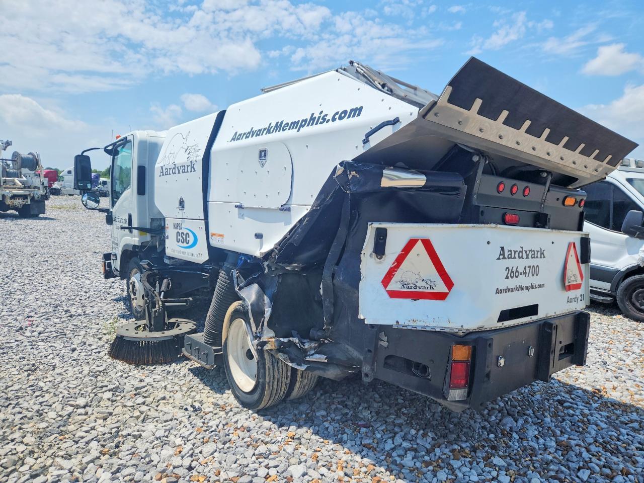 2021 Isuzu Npr Hd - Image 2