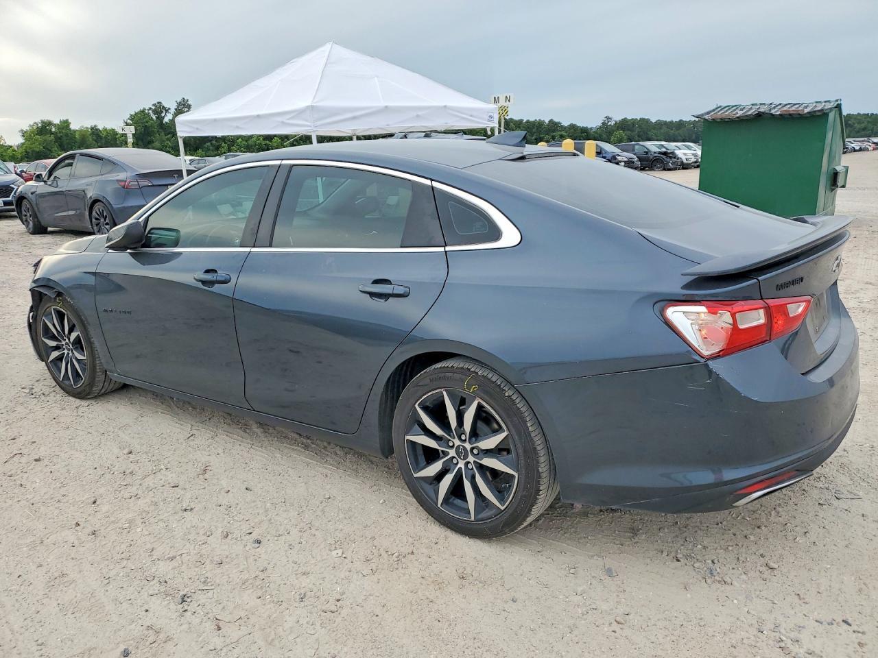 2020 Chevrolet Malibu - Image 2