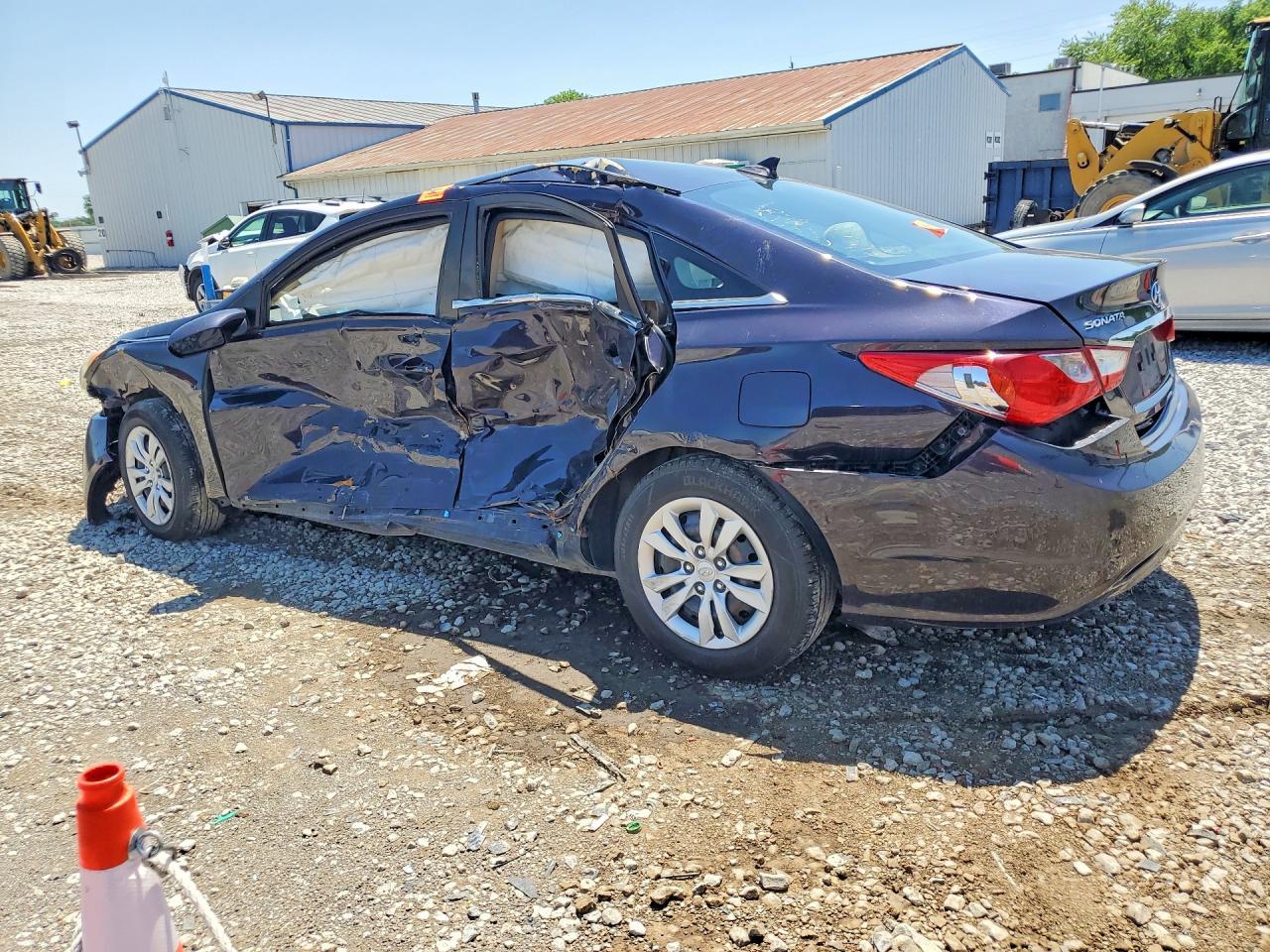 2011 Hyundai Sonata Gls - Image 2