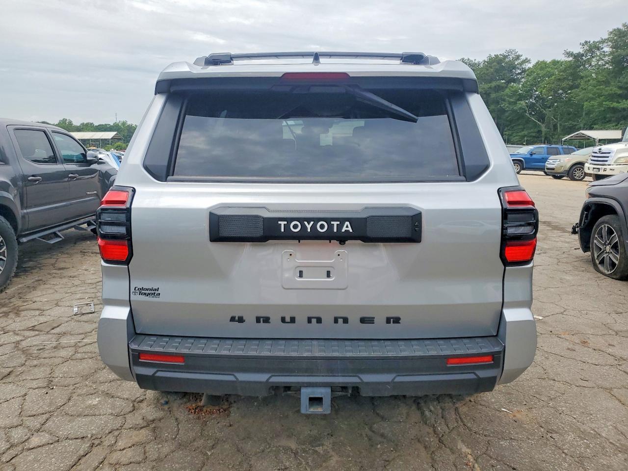 2025 Toyota 4Runner Sr5 - Image 6