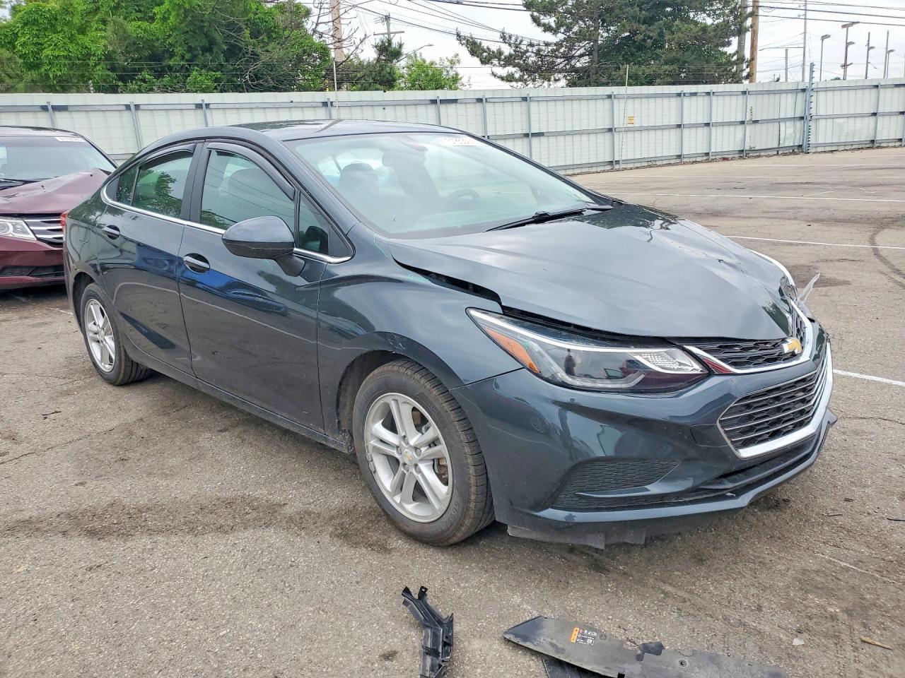 2018 Chevrolet Cruze Lt - Image 4