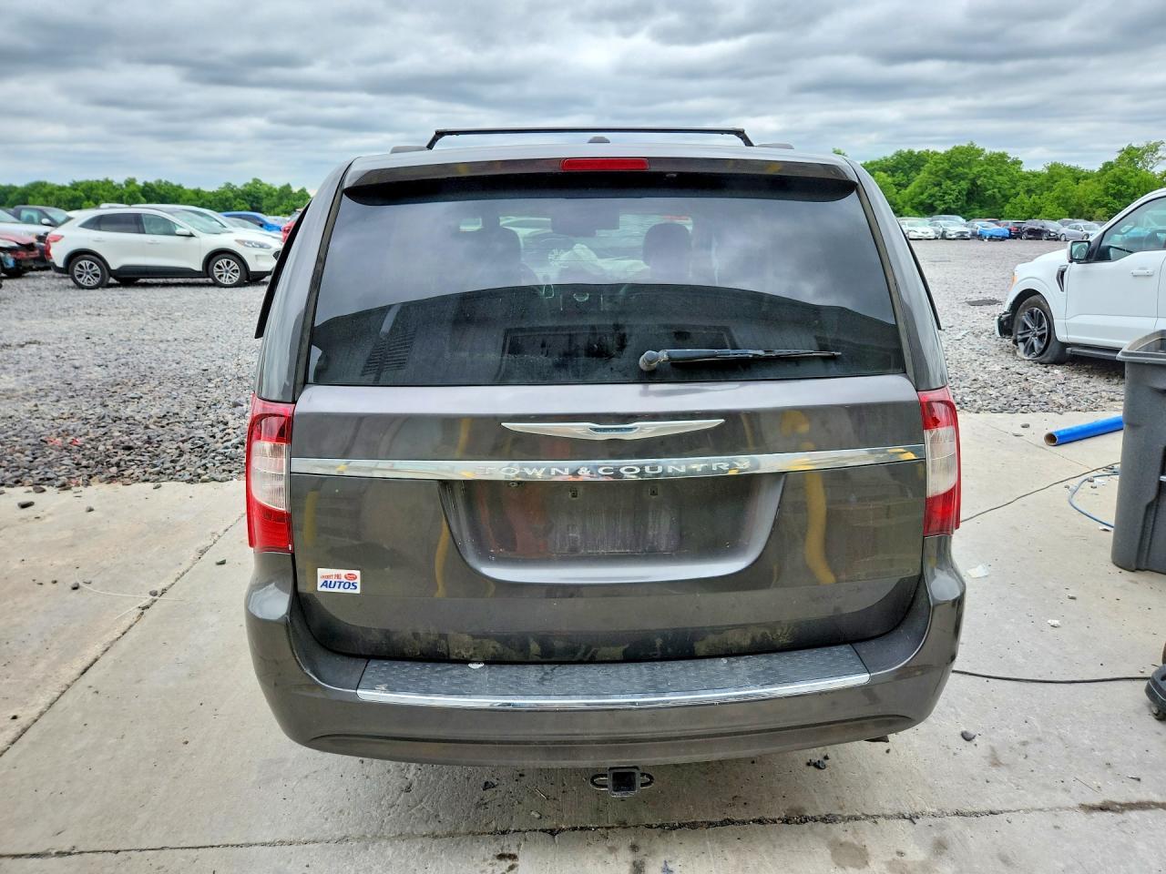 2015 Chrysler Town & Country Touring - Фото 6