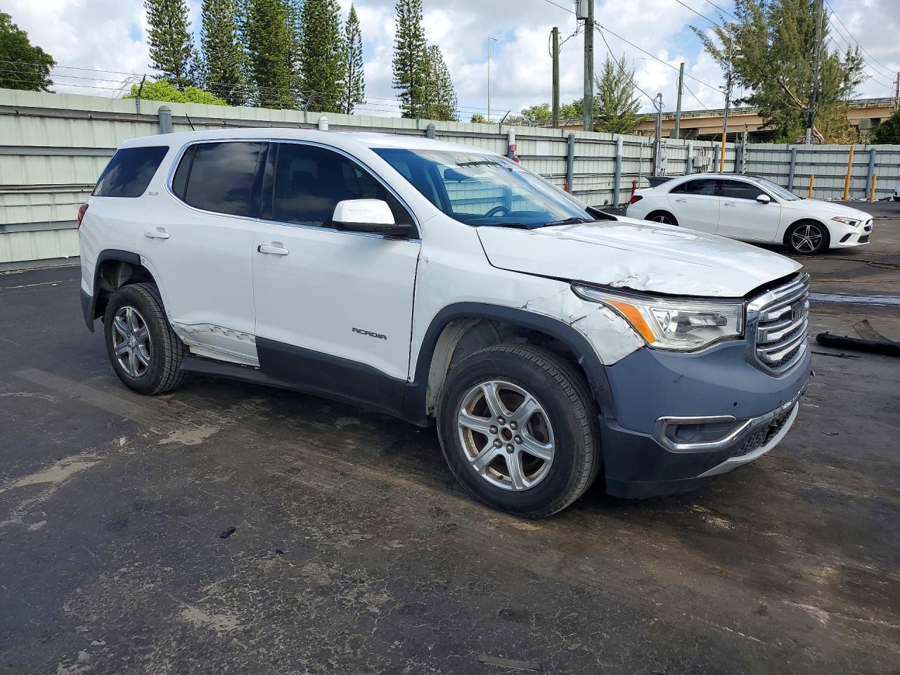 2018 GMC Acadia Sle - Image 4