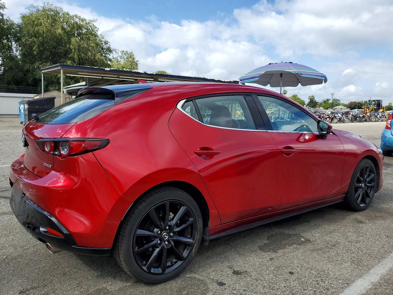 2020 Mazda 3 Premium - Image 3