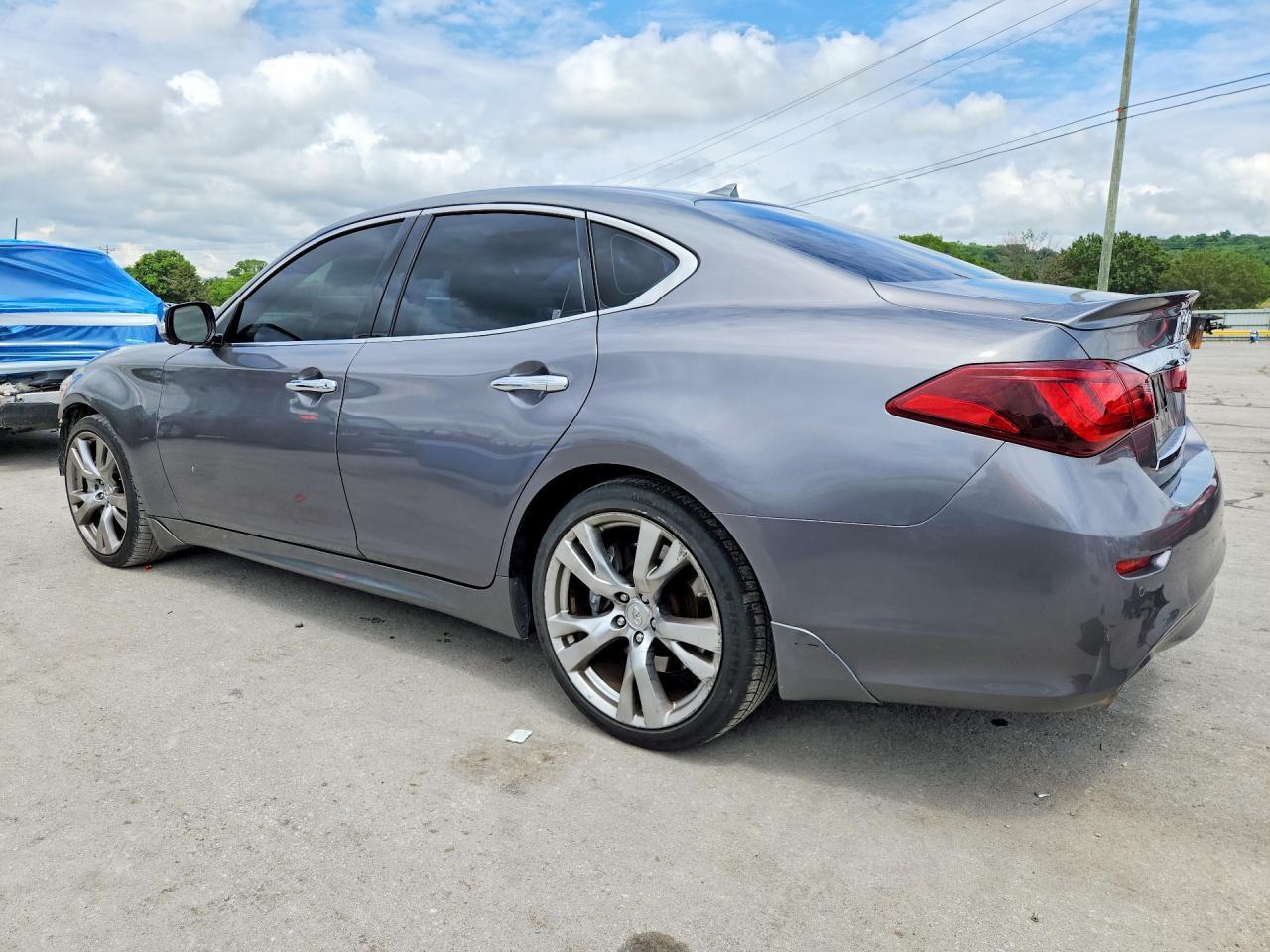 2015 Infiniti Q70 3.7 - Image 2