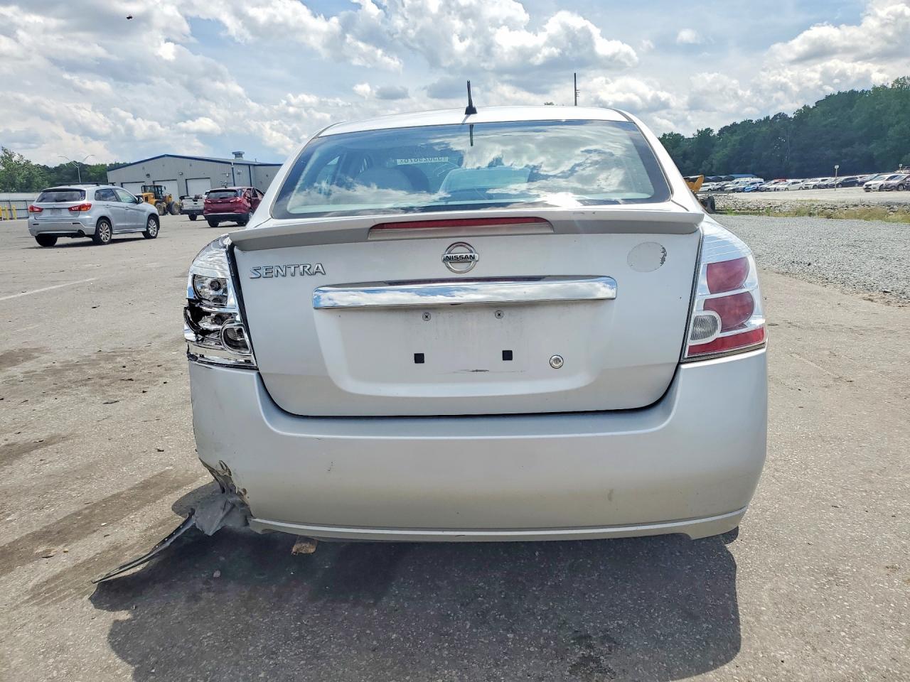2012 Nissan Sentra 2.0 - Фото 6