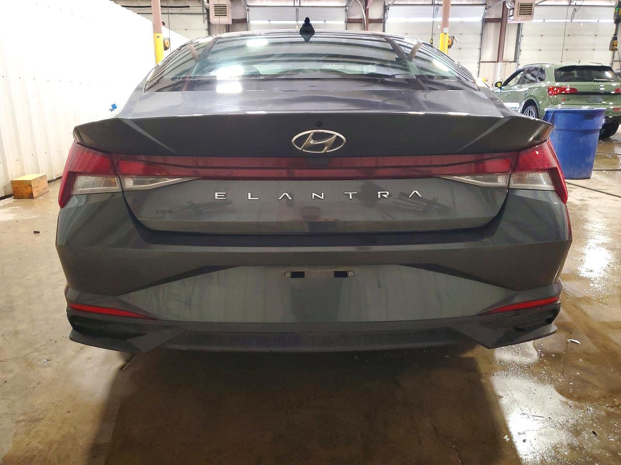 2021 Hyundai Elantra Se - Фото 6