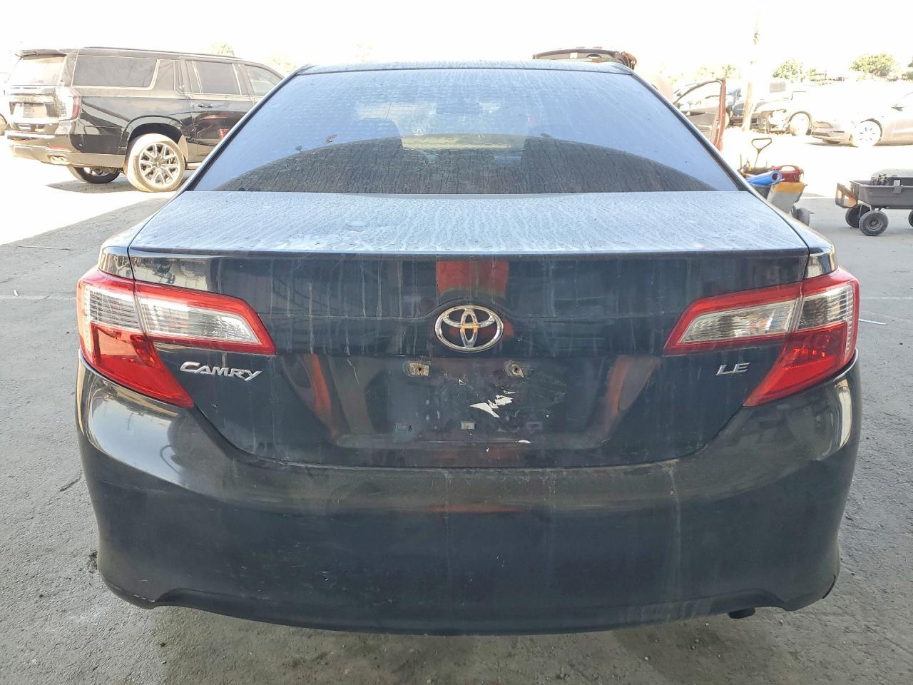 2014 Toyota Camry Le - Image 6