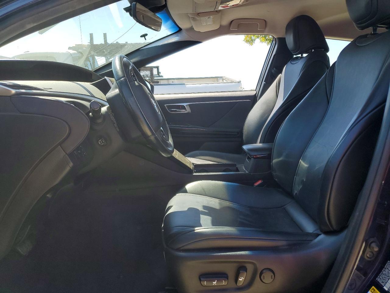 2017 Toyota Mirai Base - Image 7