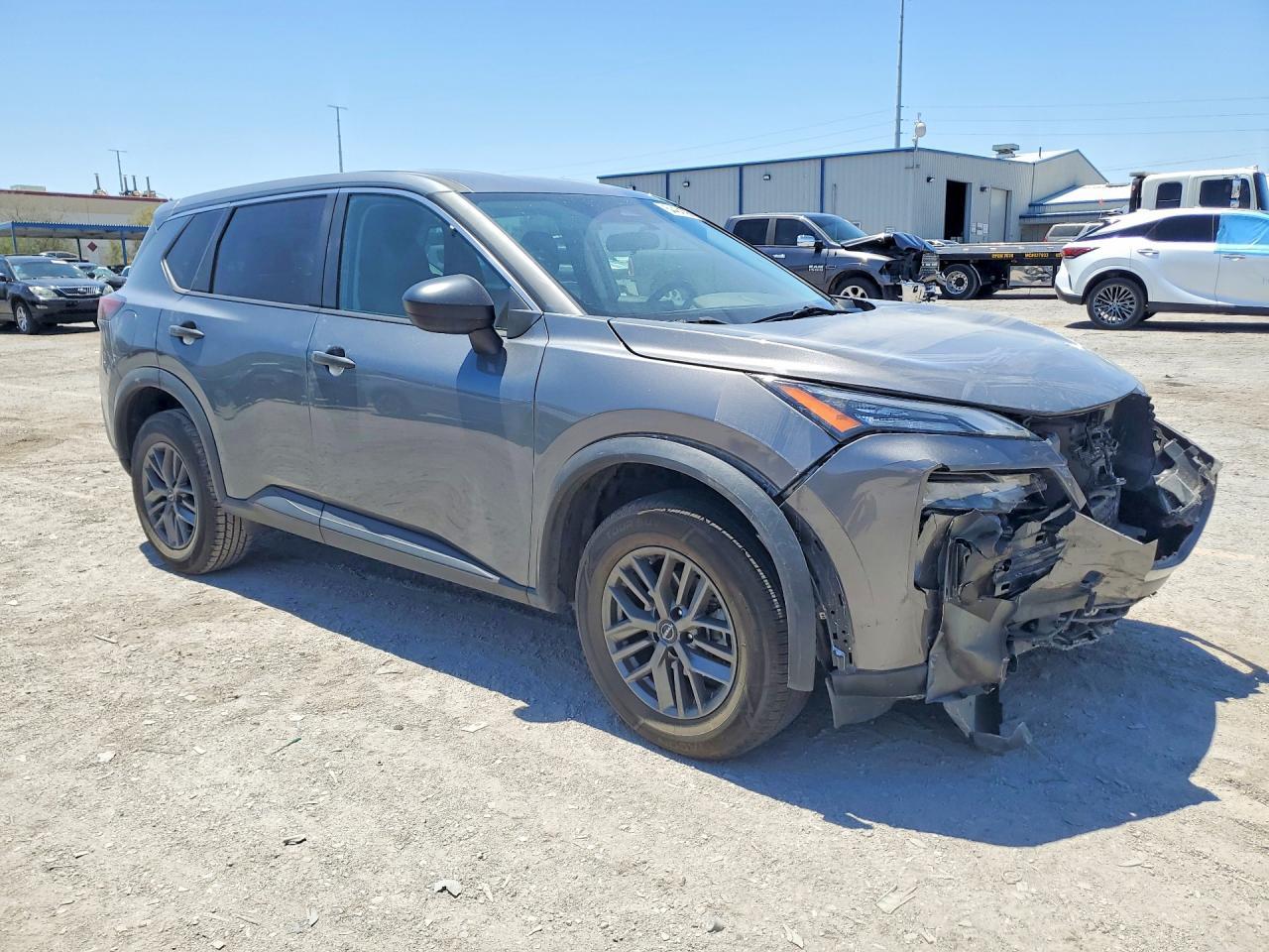 2023 Nissan Rogue S - Image 4