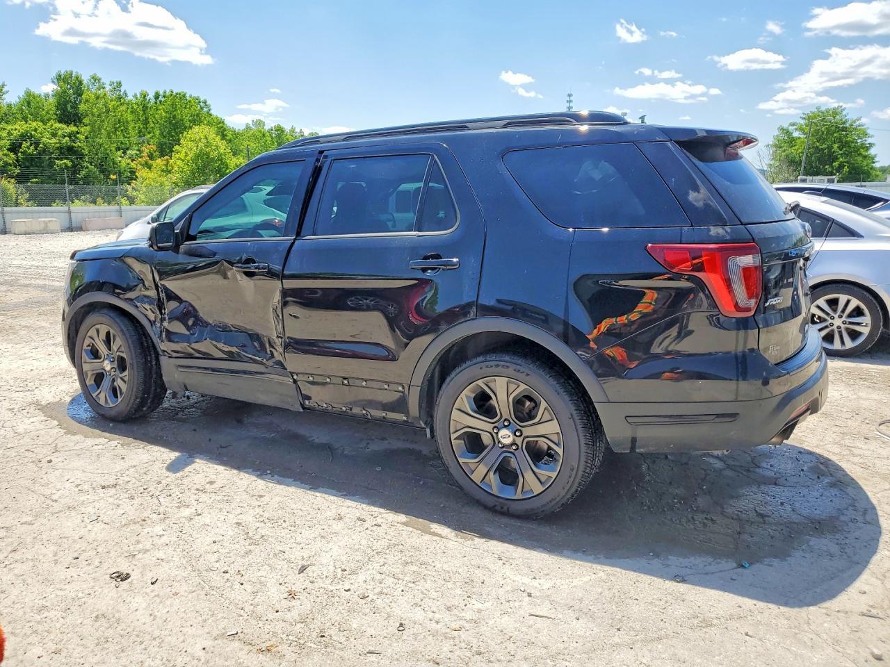 2018 Ford Explorer Sport - Фото 2