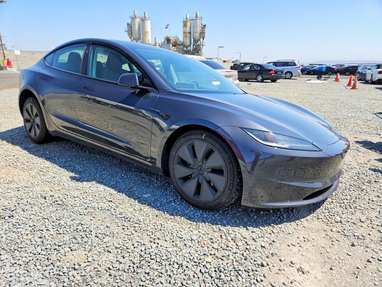 2025 Tesla Model 3 - Image 4