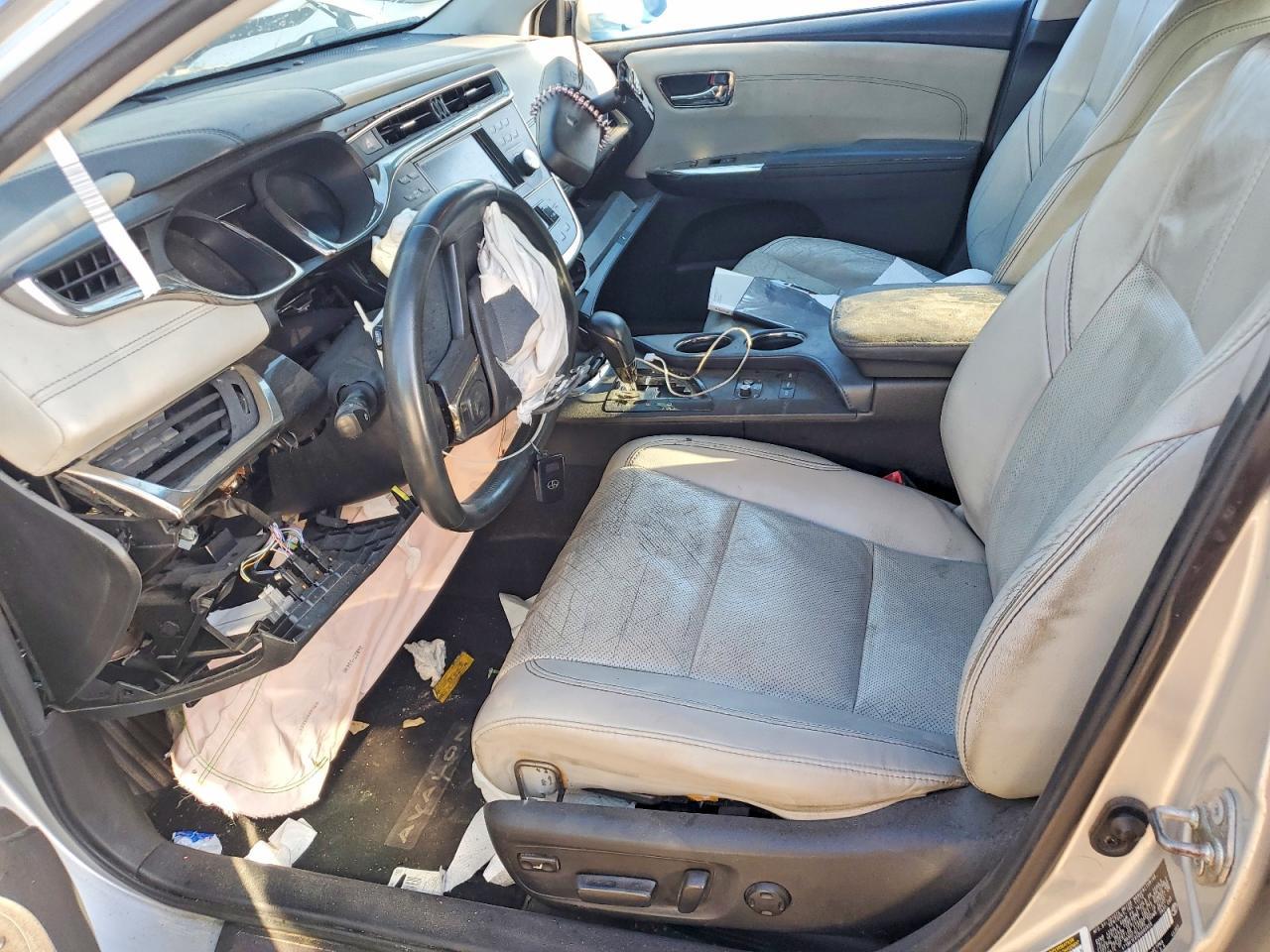 2013 Toyota Avalon Limited - Image 7