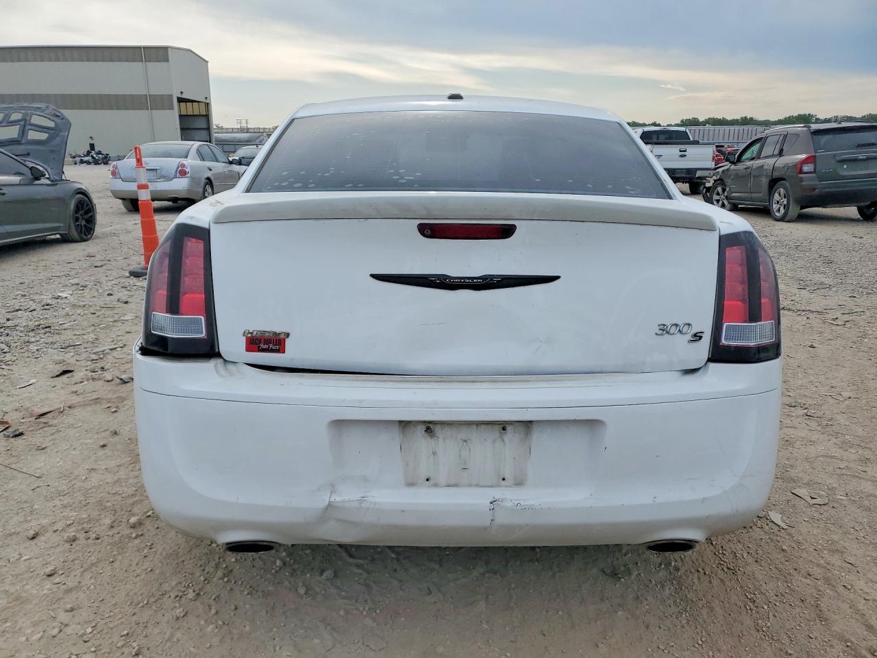 2013 Chrysler 300 S - Фото 6