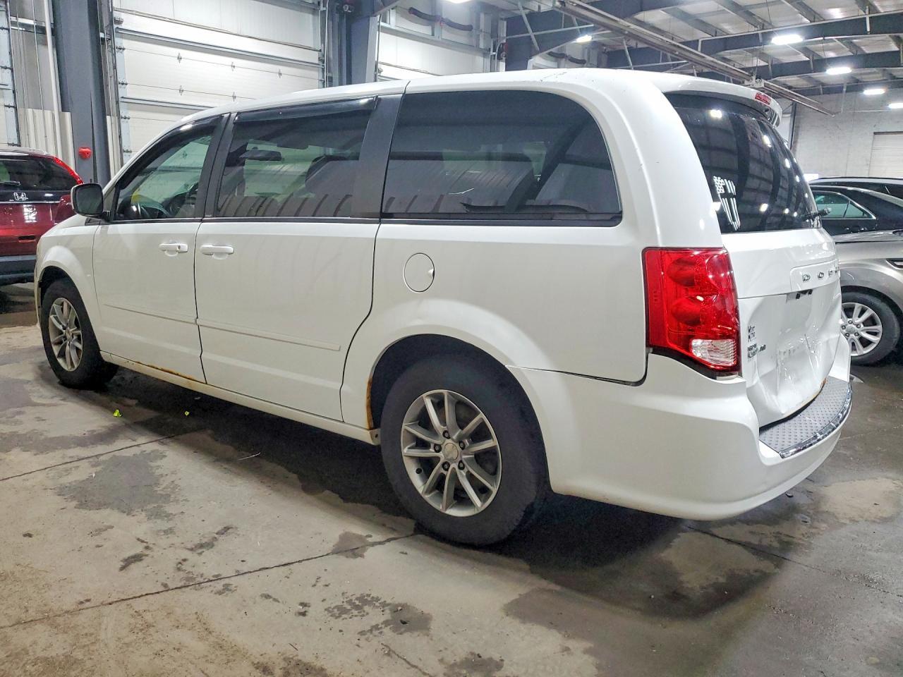 2014 Dodge Grand Caravan R - Image 2
