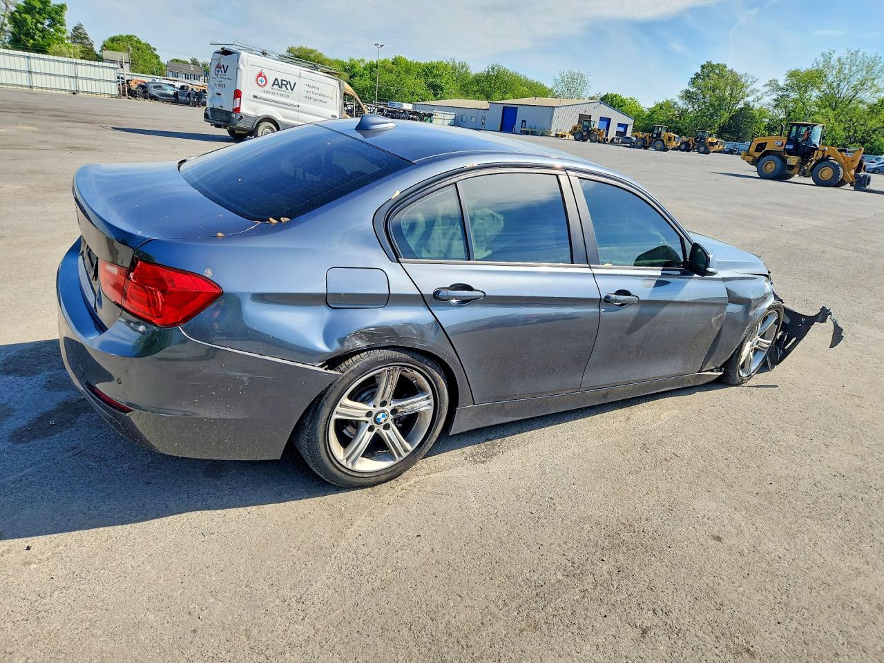 2015 BMW 328 Xi - Image 3