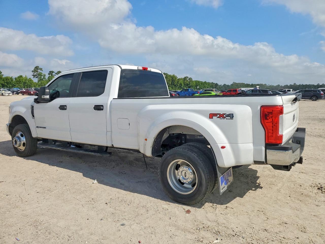 2018 Ford F350 Super Duty - Image 2
