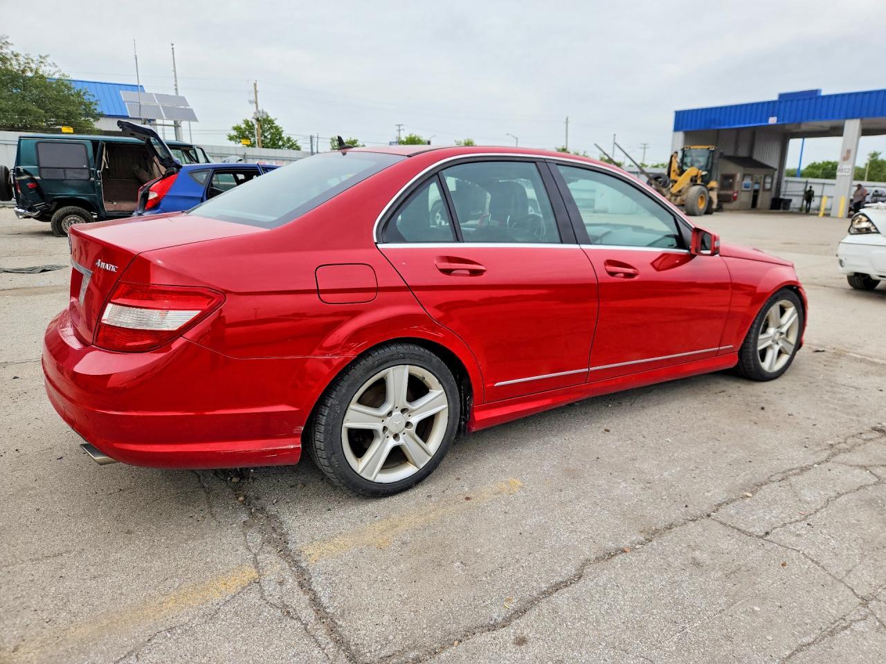 2010 Mercedes-Benz C 300 4Matic - Фото 3