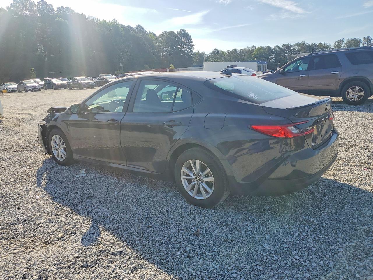 2025 Toyota Camry Le - Фото 2