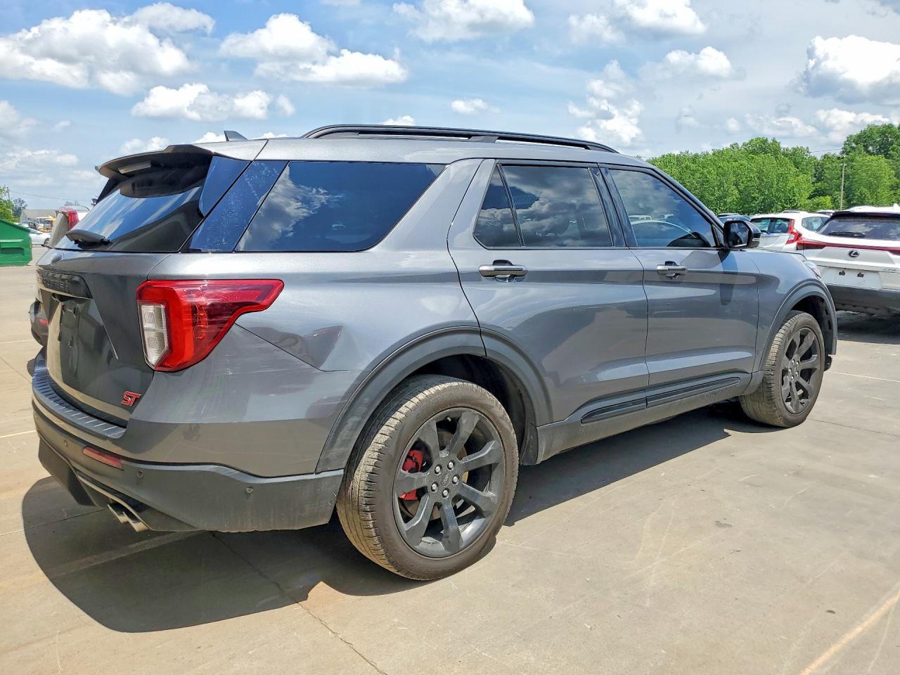 2022 Ford Explorer St - Фото 3