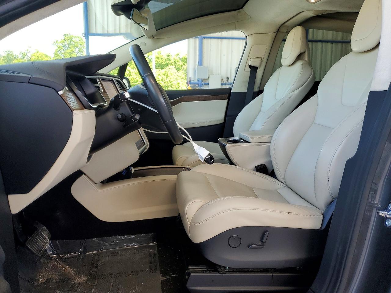 2017 Tesla Model X - Image 7
