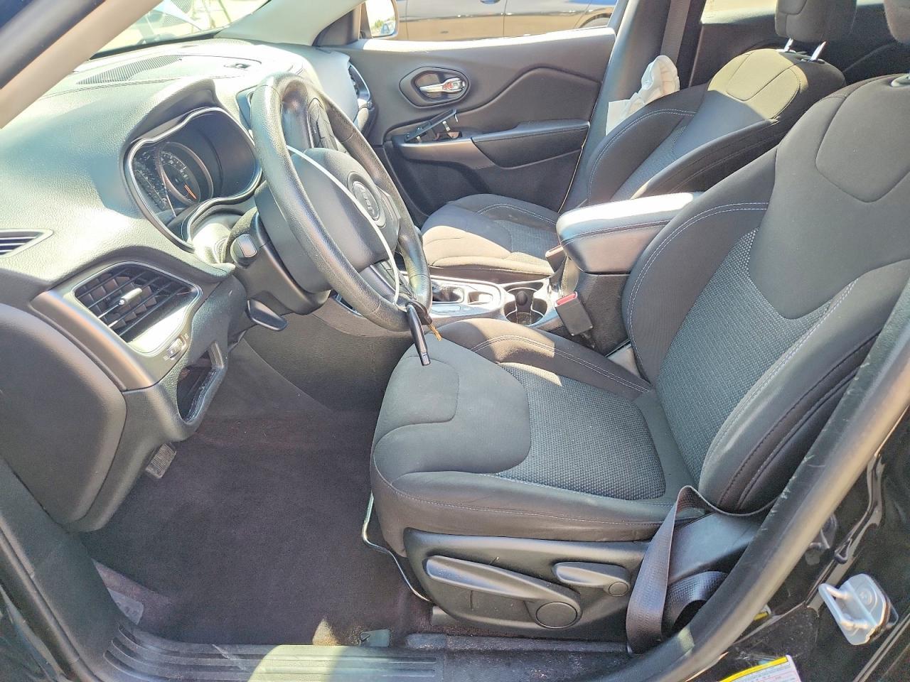 2019 Jeep Cherokee Latitude - Image 7