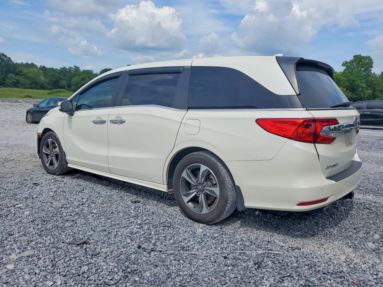 2019 Honda Odyssey Touring - Фото 2