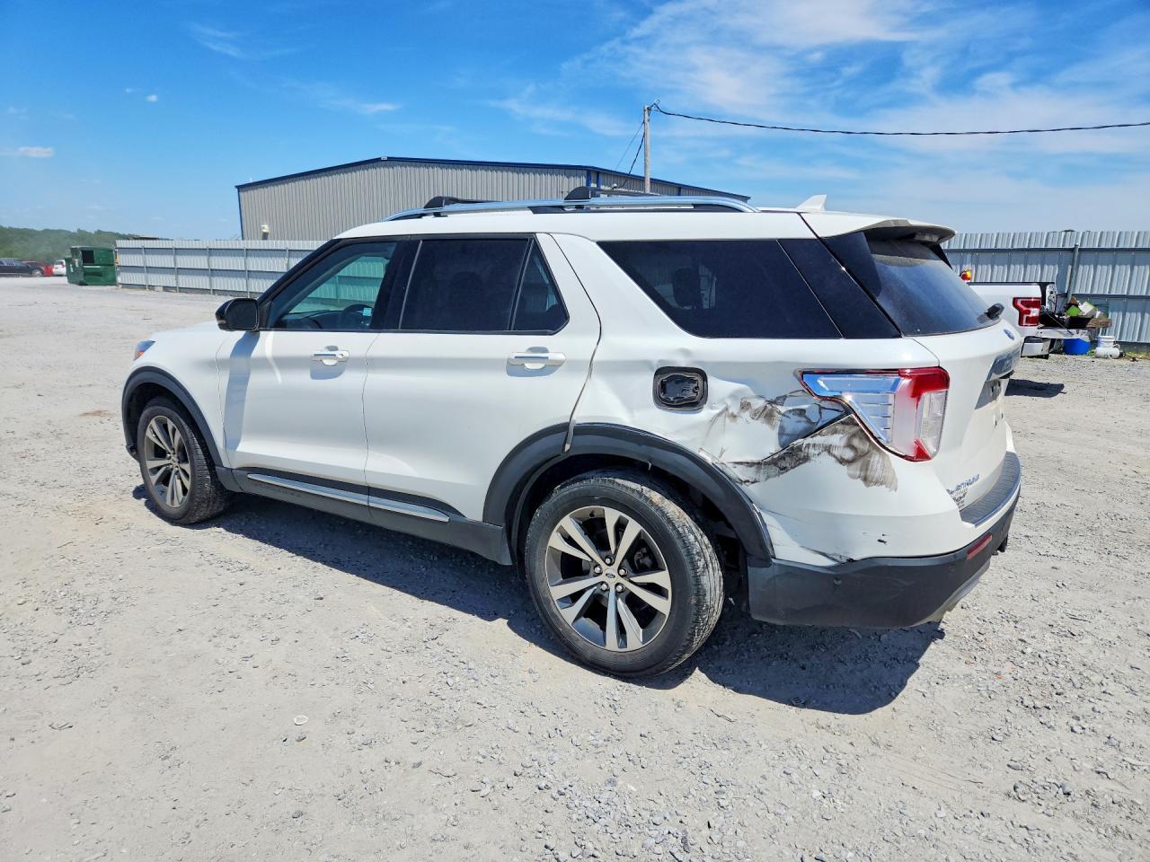 2020 Ford Explorer Platinum - Image 2