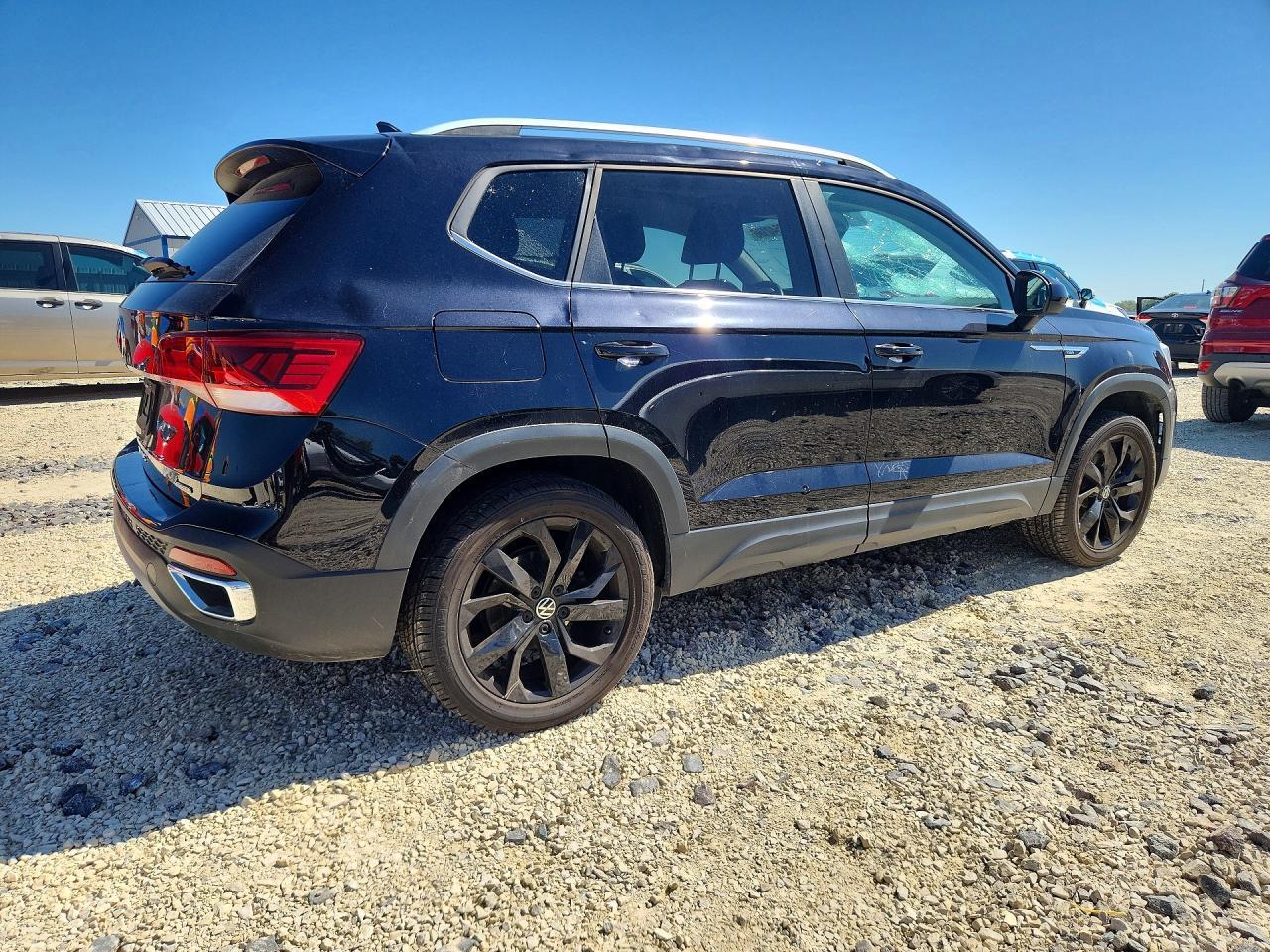 2022 Volkswagen Taos Se Iq Drive - Фото 3