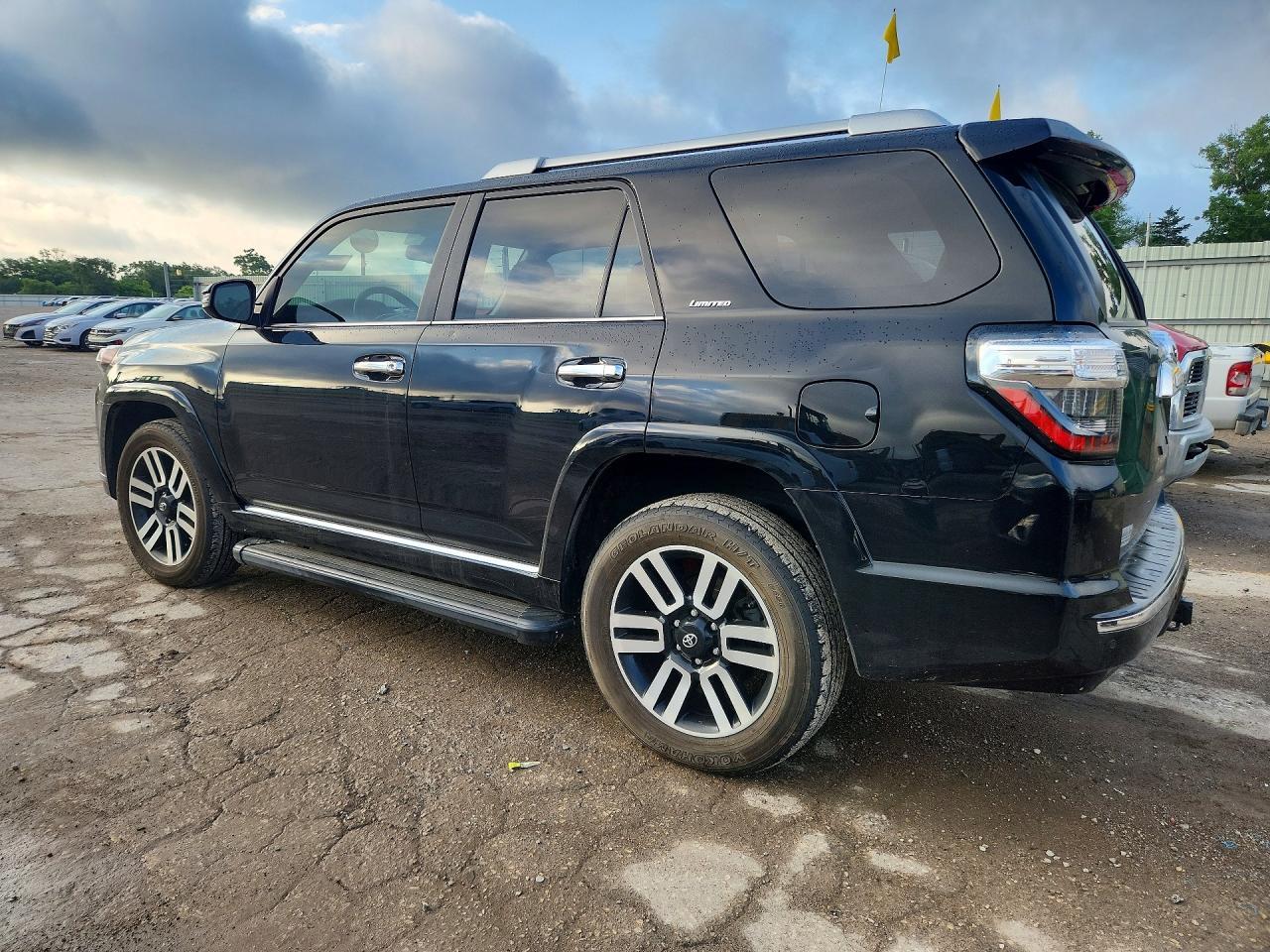 2022 Toyota 4Runner Limited - Фото 2