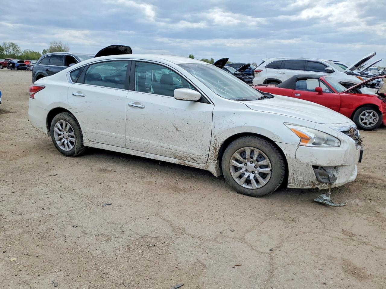 2014 Nissan Altima 2.5 S - Image 4