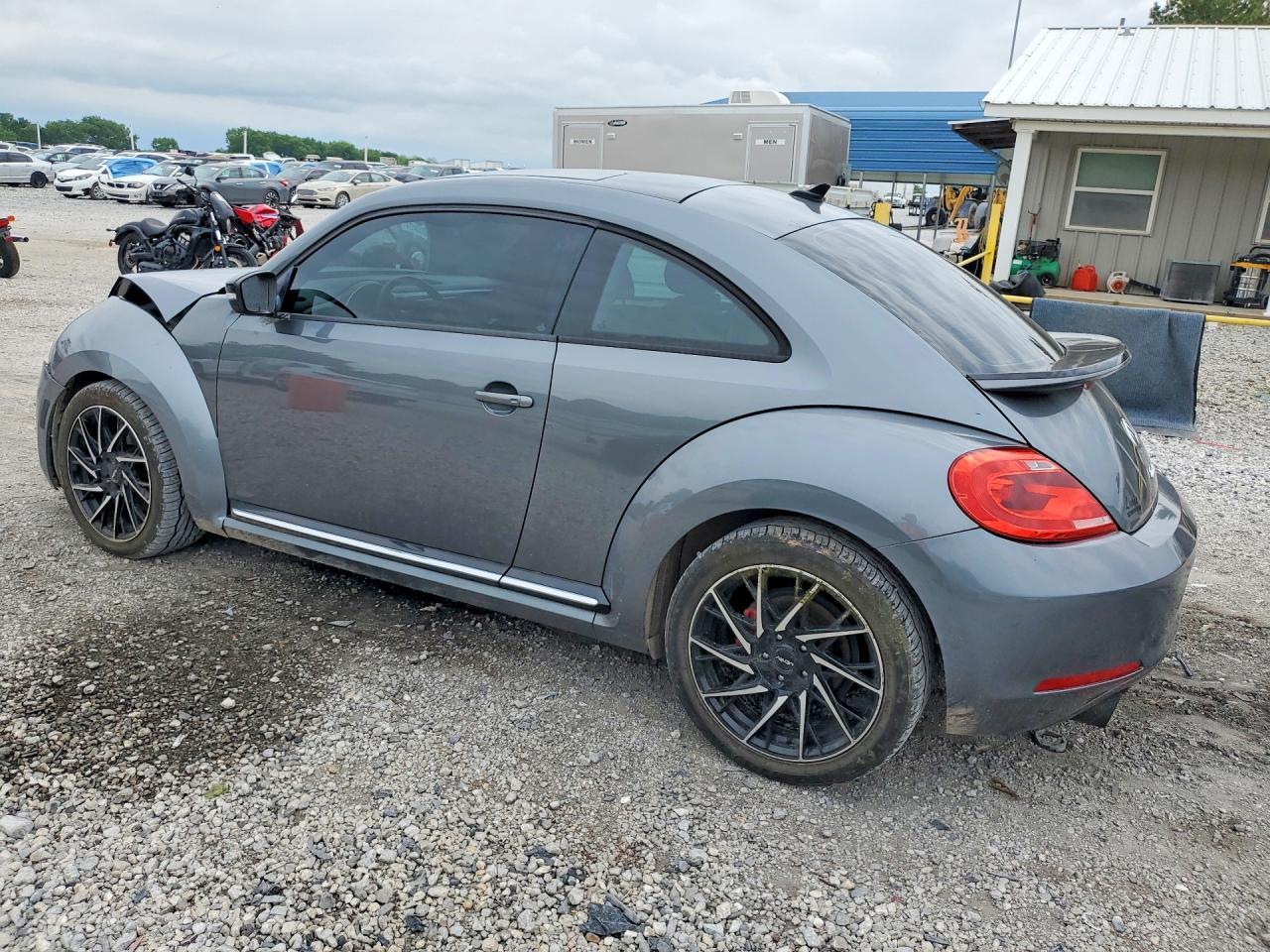 2012 Volkswagen Beetle Turbo - Image 2