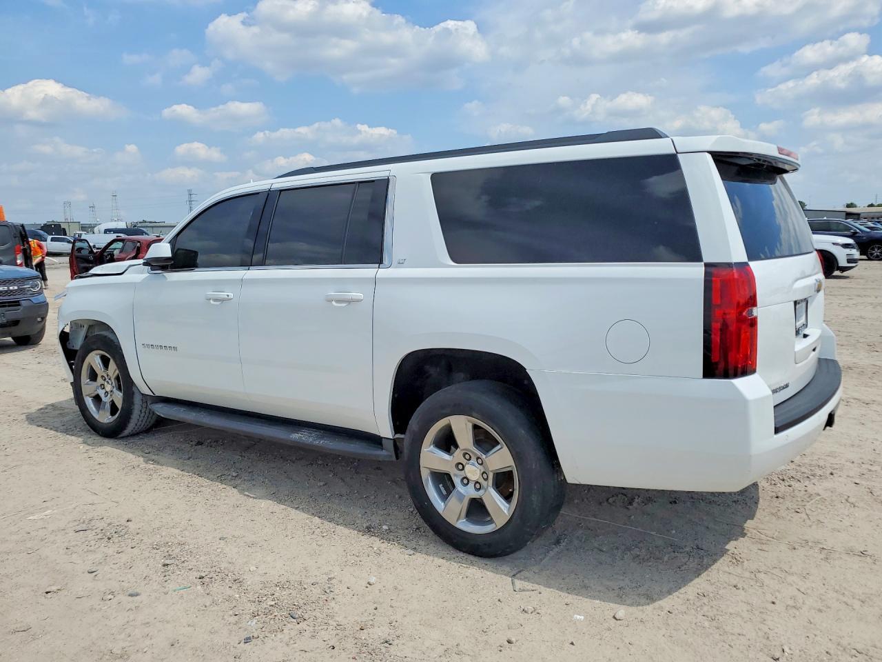 2020 Chevrolet Suburban C1500 Lt - Фото 2