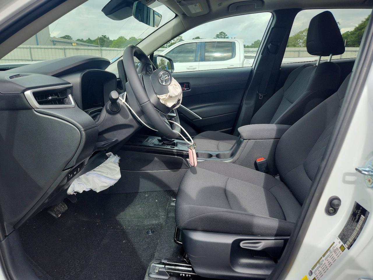 2026 Toyota Corolla Cross Le - Image 7