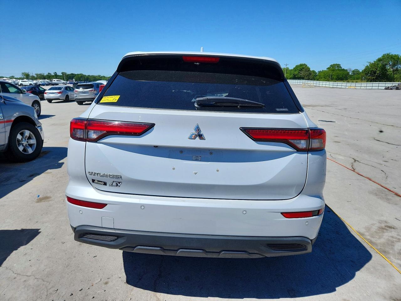 2022 Mitsubishi Outlander Es - Image 6