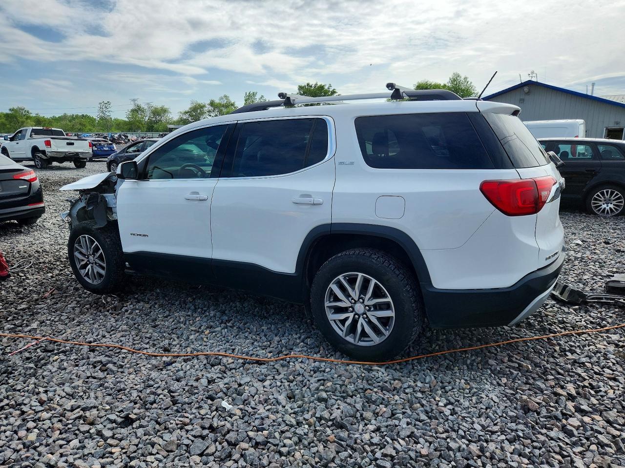2017 GMC Acadia Sle - Image 2