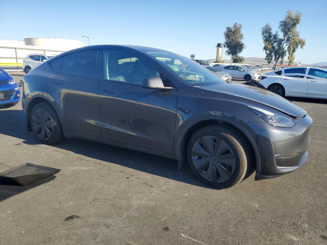 2024 Tesla Model Y - Фото 4