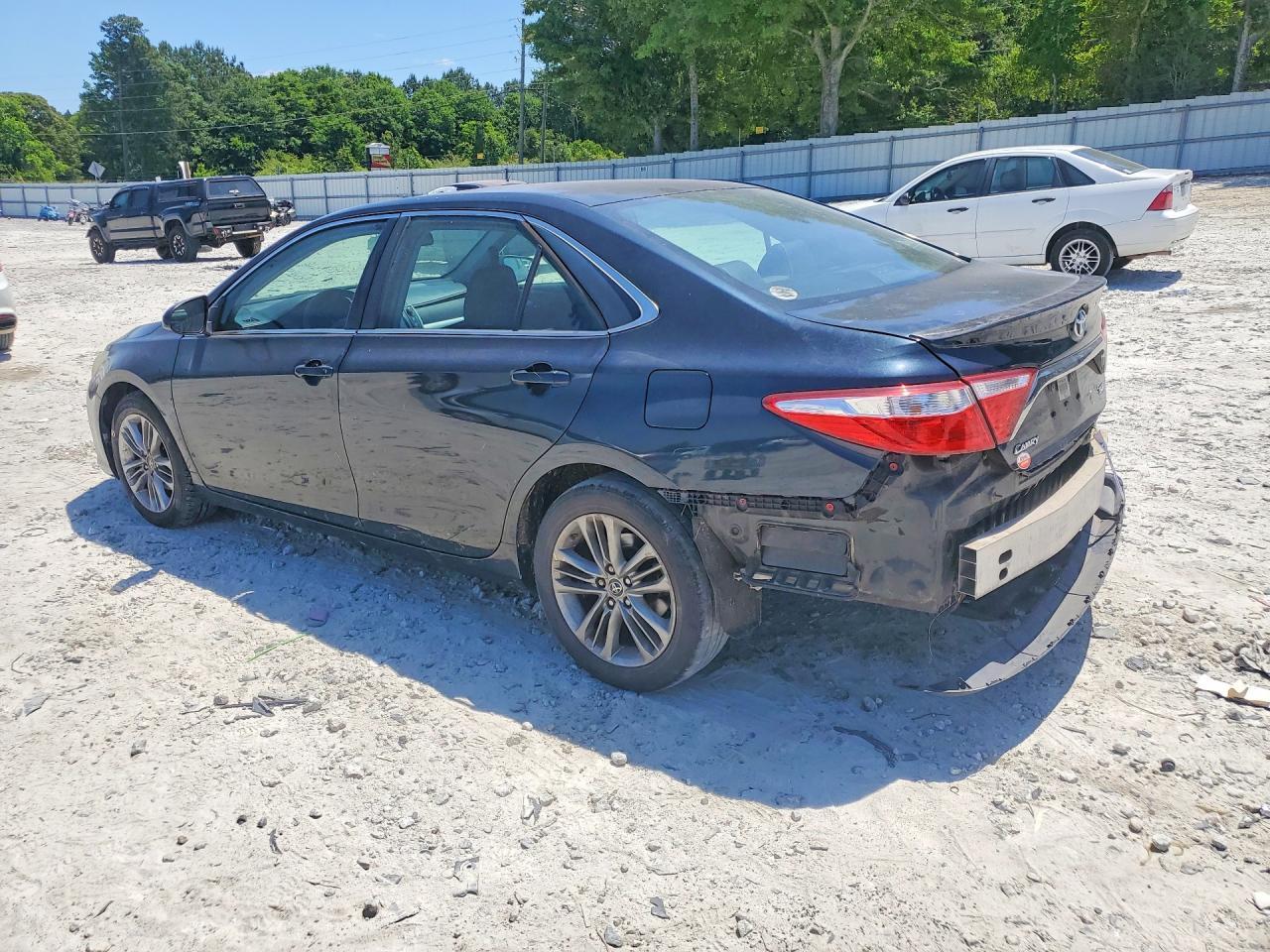 2015 Toyota Camry Se - Фото 2