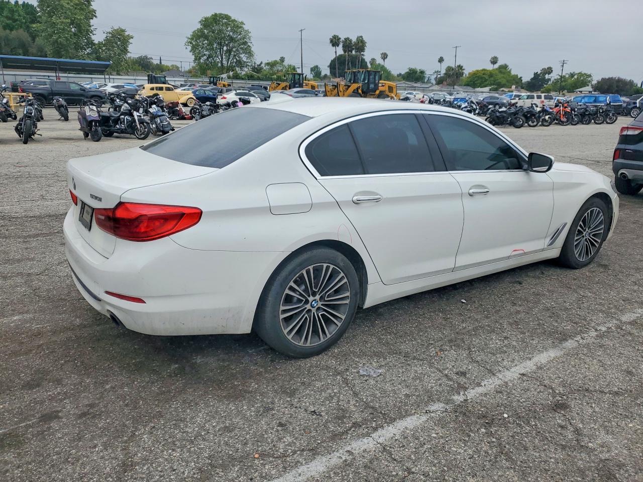 2018 BMW 530 I - Image 3