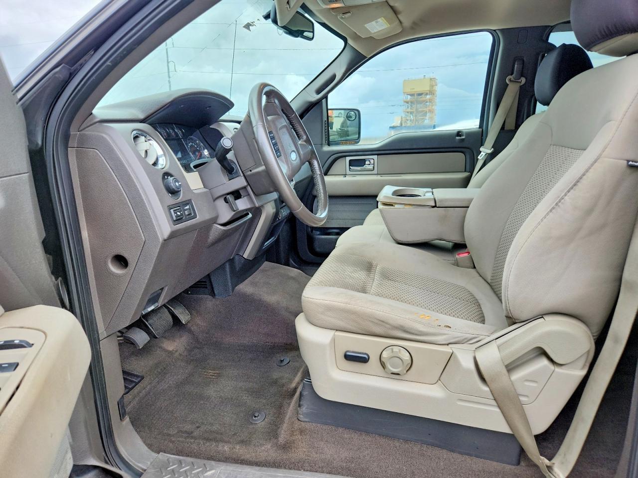 2010 Ford F150 Supercrew - Image 7