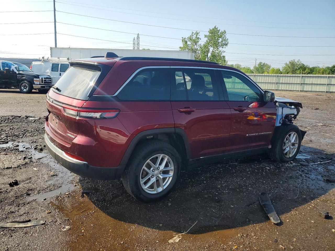 2024 Jeep Grand Cherokee Laredo - Image 3