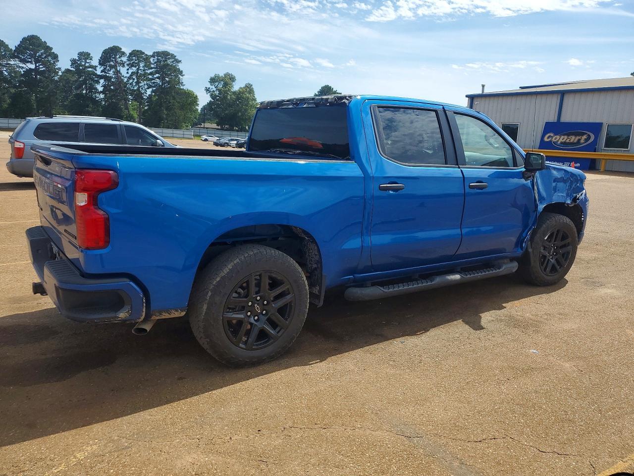 2023 Chevrolet Silverado K1500 Custom - Image 3
