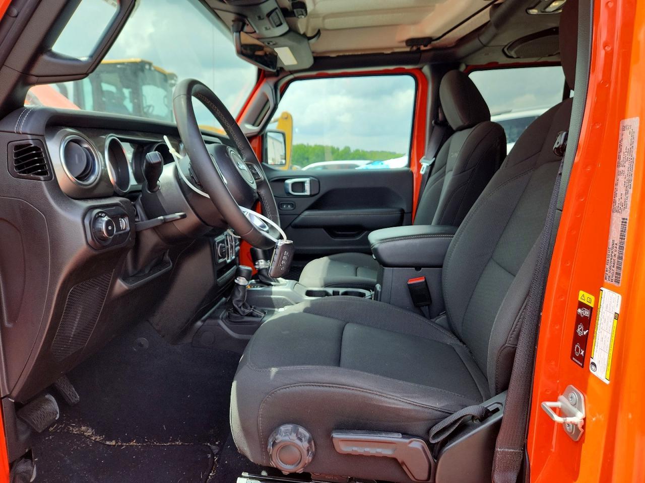 2023 Jeep Wrangler Sahara - Фото 7