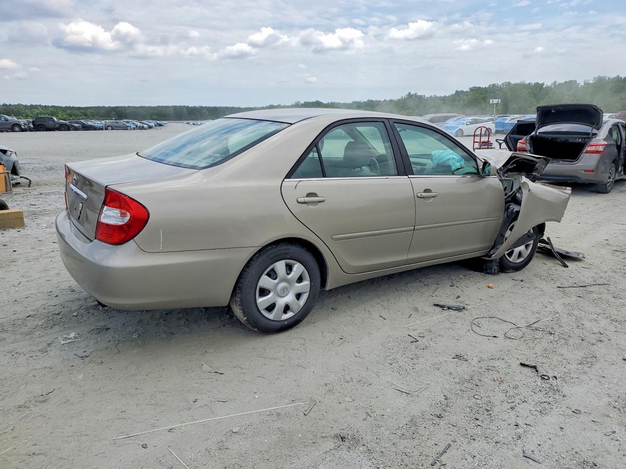 2002 Toyota Camry Le - Image 3